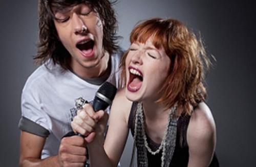 Tác hại khôn lường ẩn giấu của những buổi karaoke vui vẻ