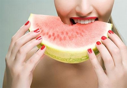 6 sai lầm phổ biến khi ăn dưa hấu nhiều người mắc phải