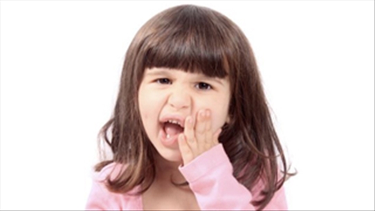Sai lầm cha mẹ hay mắc khi chăm sóc răng cho trẻ -