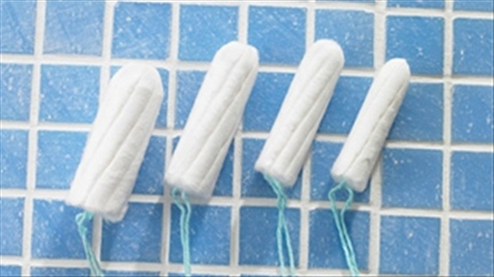 Vì sao phụ nữ dùng tampon dễ bị hội chứng sốc nhiễm độc?