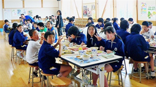 Khám phá bữa trưa thú vị của trẻ em Nhật mà không phải ai cũng biết