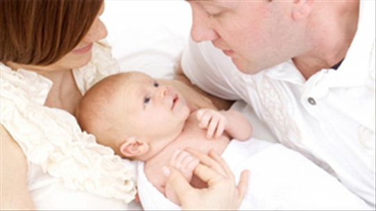 4 sự thật khiến cha mẹ bất ngờ về thị giác của trẻ sơ sinh