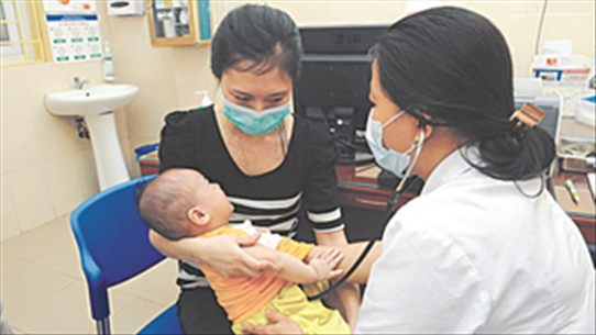 Cách phòng tránh viêm phổi ở trẻ nhỏ mà mọi bà mẹ nên biết