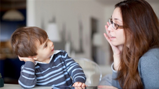6 mẹo giao tiếp bố mẹ cần phải biết để trẻ nghe lời răm rắp