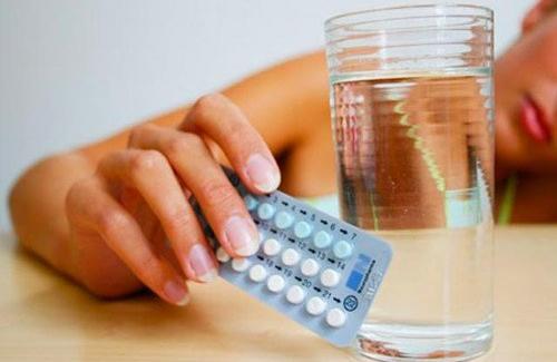 Thuốc tránh thai khẩn cấp là gì? Đặc điểm và biến chứng có thể khi dùng thuốc