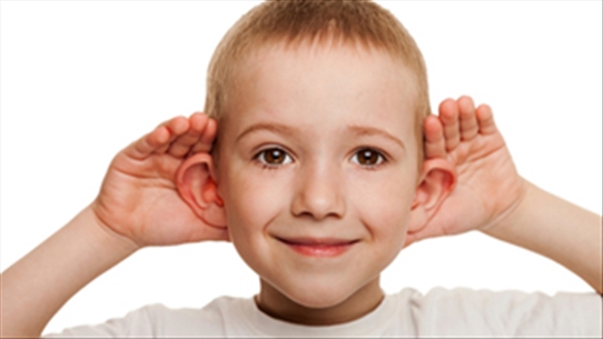 Cách phát hiện sớm mất thính lực ở trẻ để điều trị kịp thời