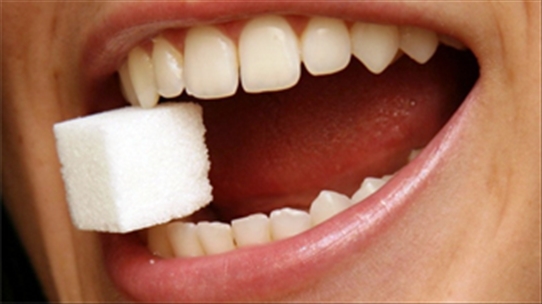 Những thói quen gây hại cho răng bạn cần loại bỏ ngay