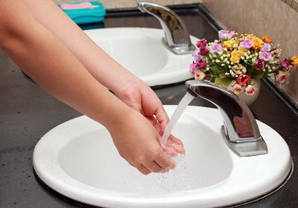 Cảnh báo: Những mối nguy hại chết người từ nước rửa tay