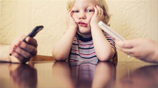 5 thói xấu của bố mẹ đang gây hại cho con mỗi ngày