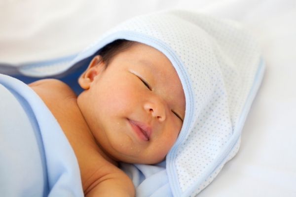 Những dấu hiệu cảnh báo khi trẻ sơ sinh vàng da đến mức nguy hiểm