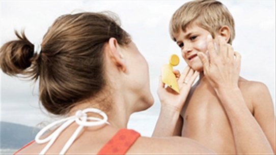 Kem chống nắng cho bé có thực sự an toàn hay không?