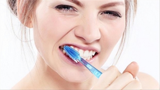 Xỉa và đánh răng: Tưởng lợi hóa hại nếu không đúng cách