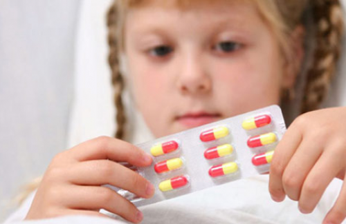 Trẻ bị bệnh hô hấp: Dùng kháng sinh khi nào là hiệu quả?