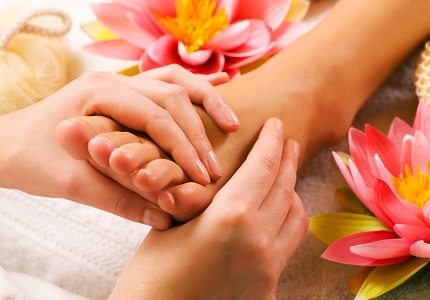 Một số chú ý cần biết khi massage chân bạn đừng bỏ qua