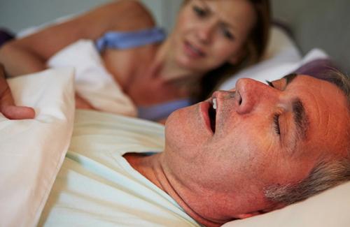 Chứng ngủ ngáy ở người cao tuổi, coi chừng nguy hiểm khôn lường!
