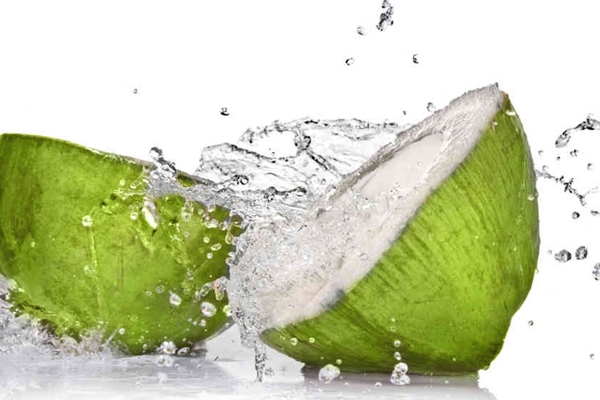 Chín lợi ích tuyệt vời của nước dừa đối với sức khỏe
