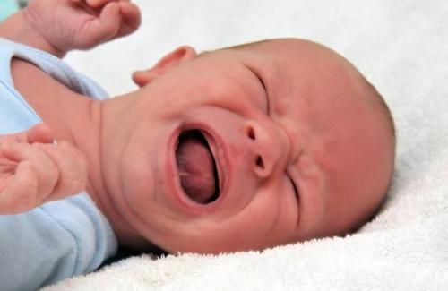 10 vấn đề sức khỏe thường gặp ở trẻ sơ sinh và trẻ nhũ nhi 3 tháng đầu