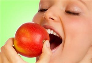 Lợi ích bất ngờ đối với sức khỏe nếu ăn một trái táo mỗi ngày