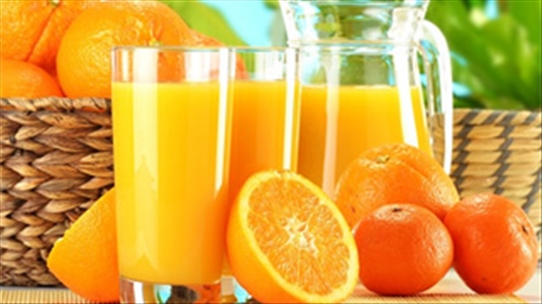 Hóa ra đây là lý do bạn nên uống nước cam hàng ngày!