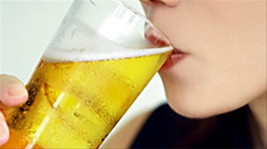 Bật mí lợi ích không tưởng khi bạn uống bia đúng cách