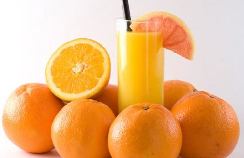 Lợi ích và những lưu ý khi uống nước cam ít người biết đến