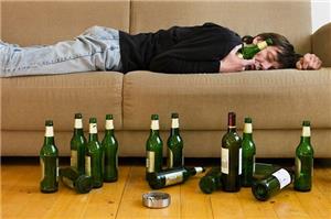 Tại sao sau khi uống rượu lại gây đau đầu, đau cơ bắp