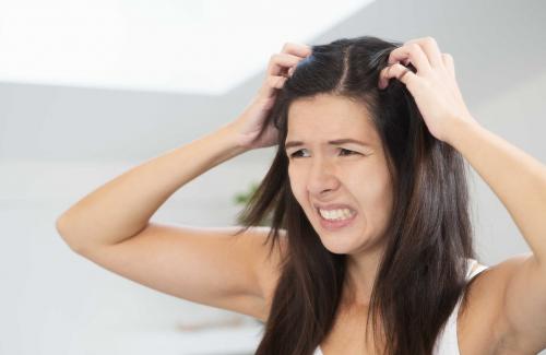 4 thói quen cần thay đổi để giữ tóc không dính bết ngày hè