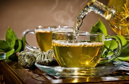 Bạn nhất định phải biết: Uống nhiều trà xanh gây ra tác hại gì?