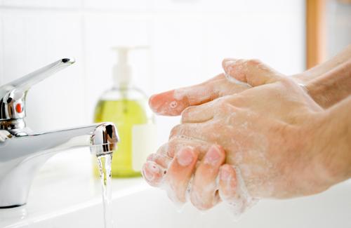 Hãy nói KHÔNG với nước rửa tay vì những tác hại tiềm ẩn