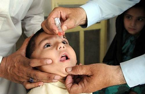 Mẹ chủ quan sau khi cho con uống vắc xin Rotavirus có thể hại chết con
