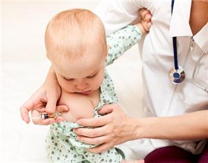 Các mũi tiêm phòng vắc xin cho trẻ khi được từ 6 đến 15 tháng tuổi