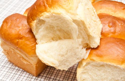 Bạn nhất định phải biết: Ăn nhiều bánh mì có nóng không?