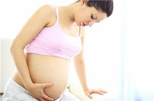 Nguyên do gì dẫn đến tình trạng gò cứng bụng ở mẹ bầu?