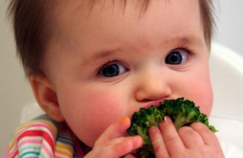 9 thực phẩm tuyệt đối không cho trẻ ăn khi đói bụng