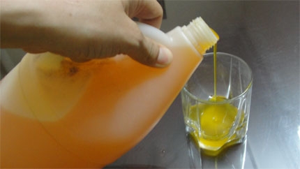 Nguyên liệu độc hại trôi nổi hóa trong các sản phẩm nước cam thế nào?