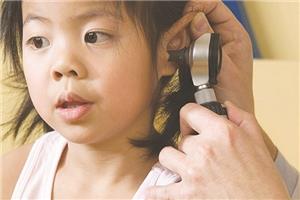 Những sai lầm thường gặp ở cha mẹ khi xử trí viêm tai giữa cho trẻ