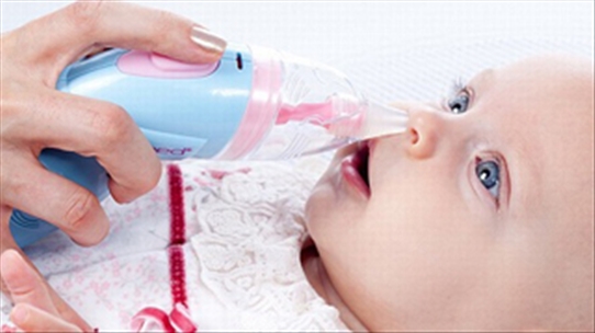 Vệ sinh mũi hiệu quả cho bé khi cảm lạnh giúp trẻ không cảm thấy khó chịu