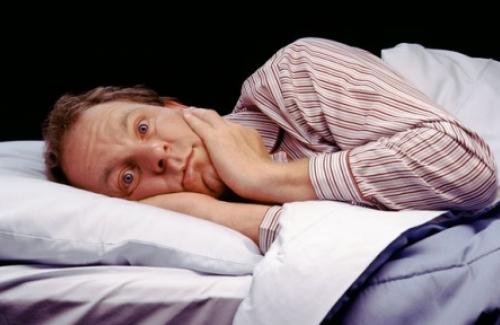 Giải mã hiện tượng mất ngủ khi nằm ở giường lạ ít người biết đến