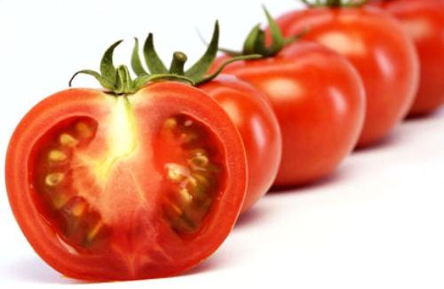 Bật mí câu trả lời cà chua nên ăn sống hay ăn chín sẽ tốt hơn?