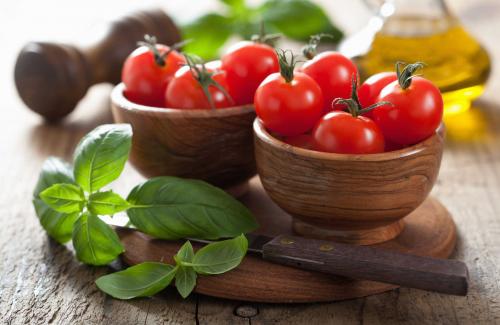 Tiết lộ những lý do tại sao bạn nên ăn cà chua thường xuyên
