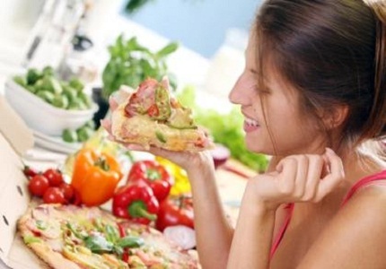Nên ăn thức ăn nhanh như thế nào để bảo vệ tim mạch?