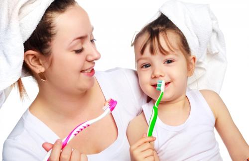Mách nhỏ các mẹ những thói quen tốt để hàm răng trẻ nhỏ khỏe đẹp