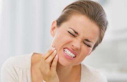 5 cách đơn giản giúp bạn giảm cơn đau răng chỉ sau vài phút