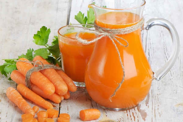 Vì sao nên uống nước ép cà rốt thường xuyên mỗi ngày?