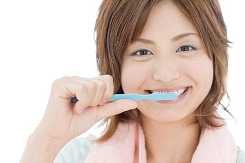 Sai lầm trong vệ sinh răng miệng hàng ngày gây hại cho răng