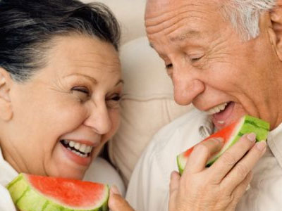 Hướng dẫn cách chăm sóc răng miệng cho người cao tuổi