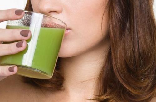 Uống một ly sinh tố rau xanh vào buổi sáng, điều gì sẽ xảy ra?