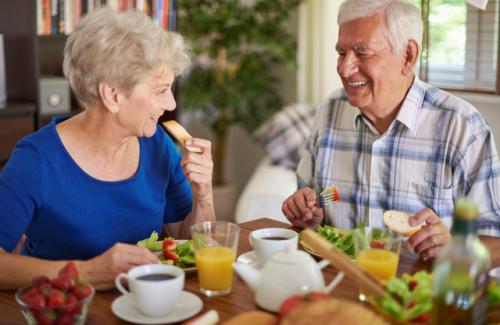 Vitamin cần thiết cho người cao tuổi và cách bổ sung hợp lý nhất