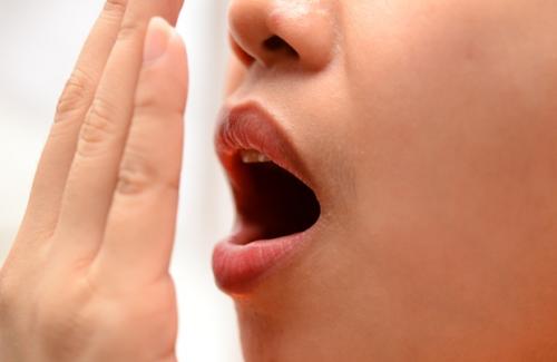Thải độc cơ thể, ngăn ngừa bệnh răng miệng nhờ nhai dầu