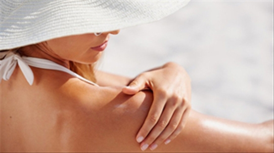 Phát ban da do ánh nắng - biểu hiện và hướng điều trị kịp thời